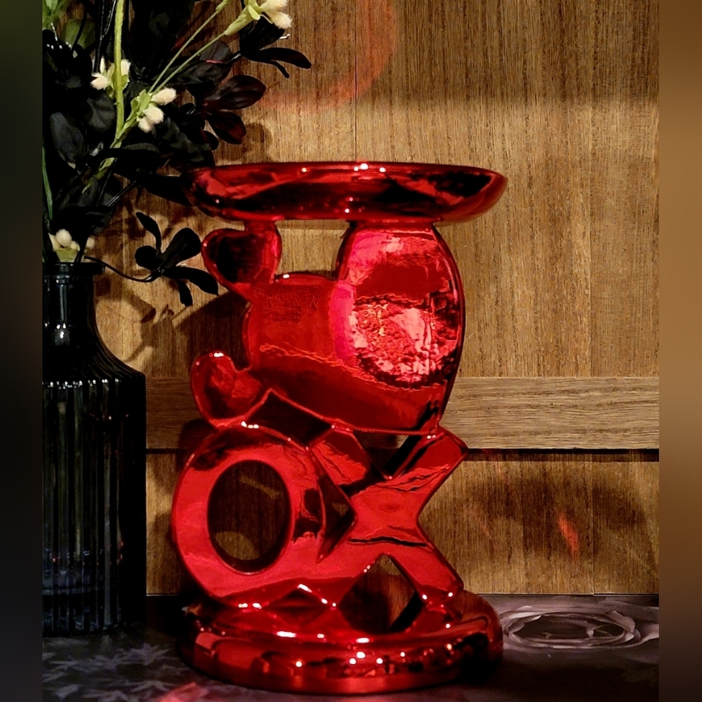 B&BW Valentine's Day XO 3-Wick Candle Holder